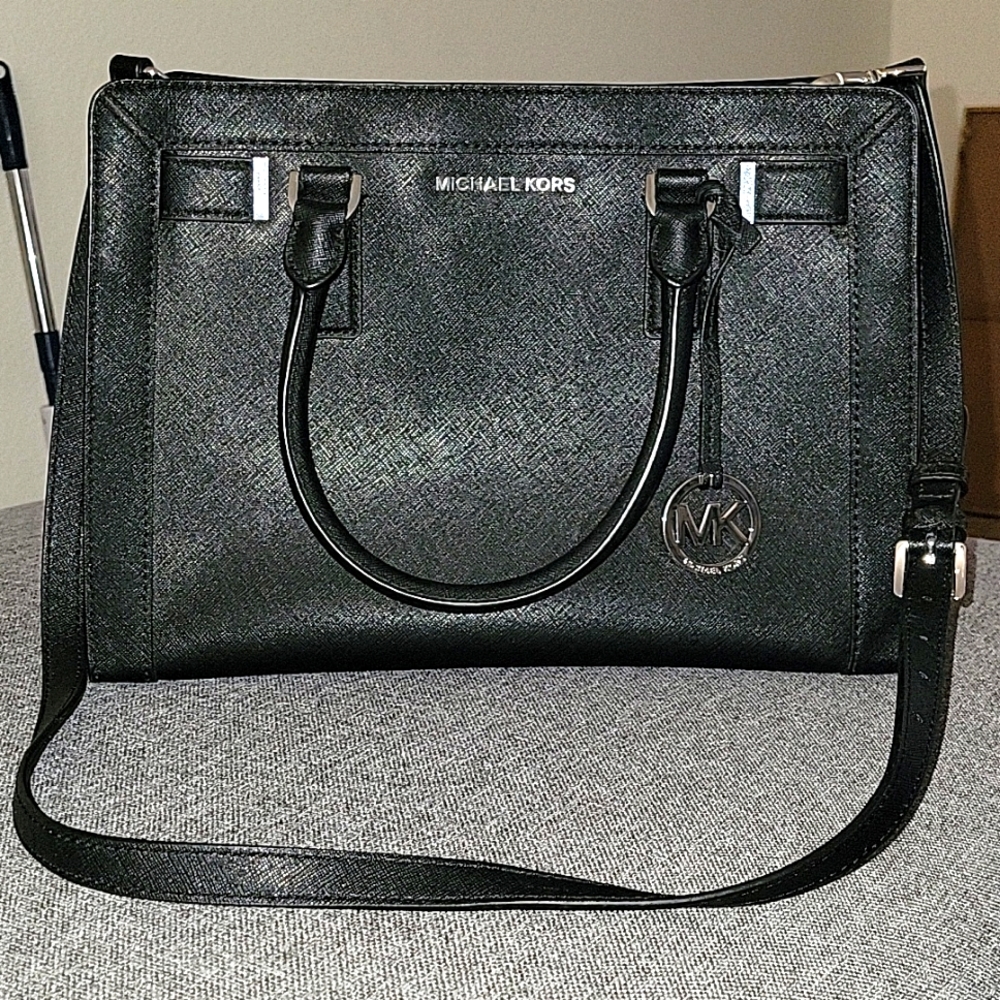 Michael Kors Medium Dillon Saffiano Satchel